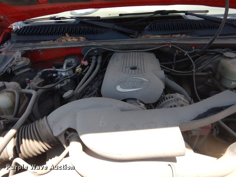 image for item DL0372 2001 Chevrolet Suburban  SUV