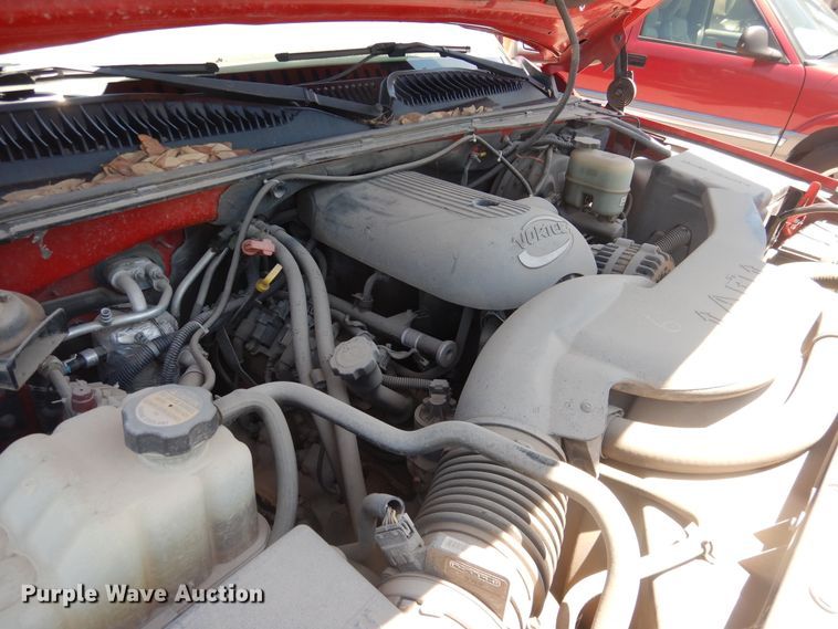 image for item DL0372 2001 Chevrolet Suburban  SUV