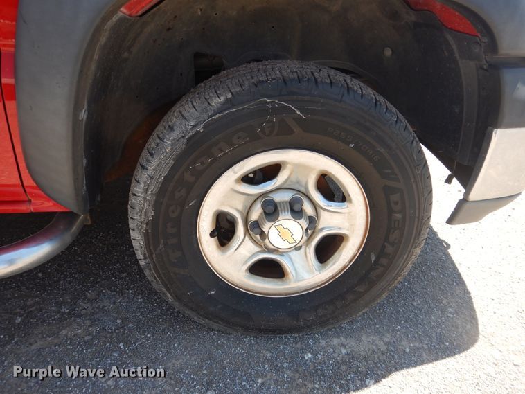 image for item DL0372 2001 Chevrolet Suburban  SUV