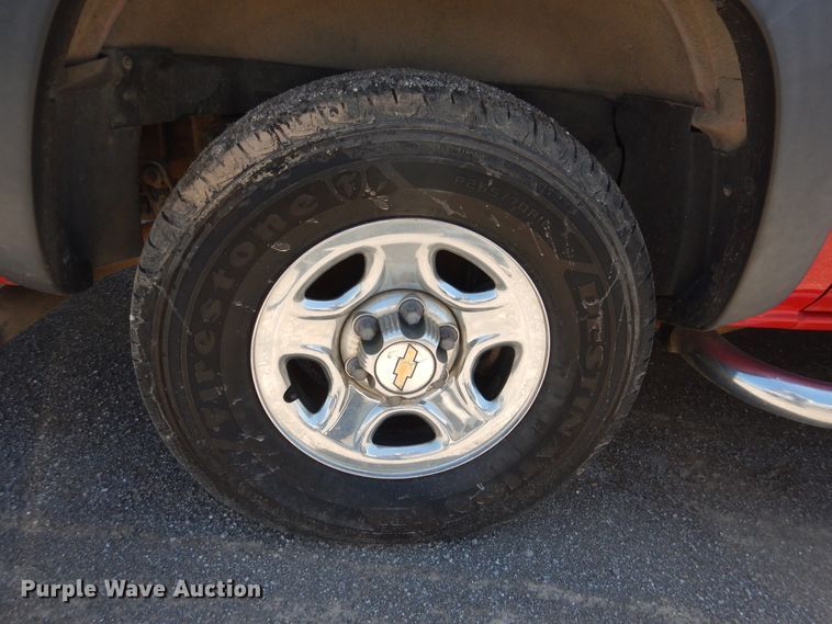 image for item DL0372 2001 Chevrolet Suburban  SUV