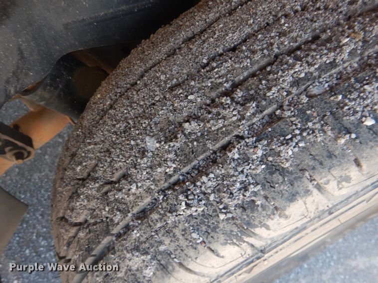 image for item DL0372 2001 Chevrolet Suburban  SUV