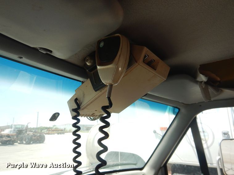 image for item DL0374 1996 Ford F450 Super Duty  dump flatbed truck