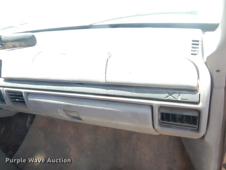 image for item DL0374 1996 Ford F450 Super Duty  dump flatbed truck