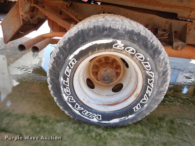 image for item DL0374 1996 Ford F450 Super Duty  dump flatbed truck