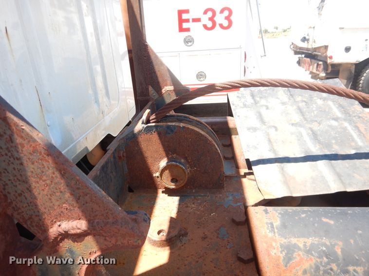 image for item DL0375 1997 International 2554  roll-off container truck