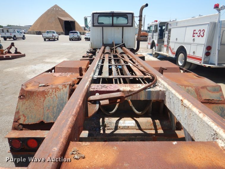 image for item DL0375 1997 International 2554  roll-off container truck