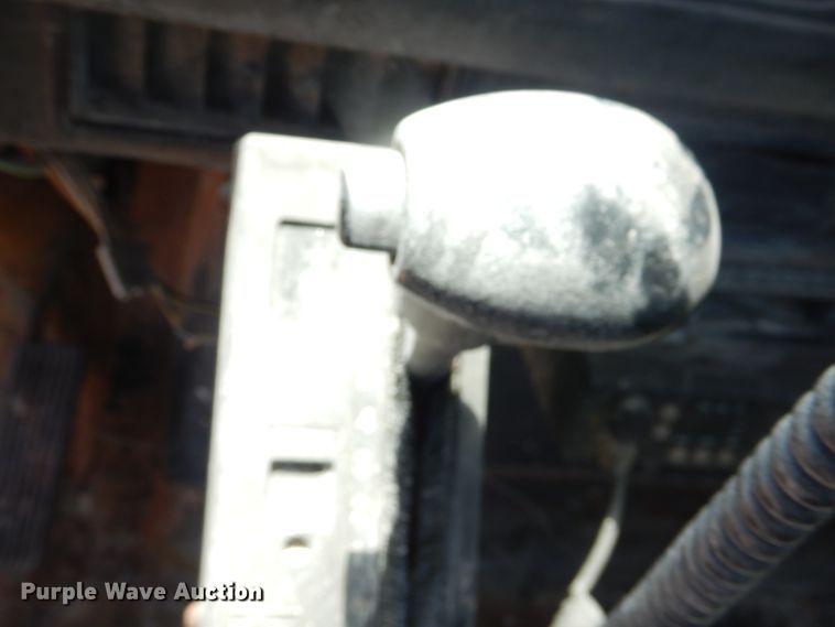 image for item DL0375 1997 International 2554  roll-off container truck