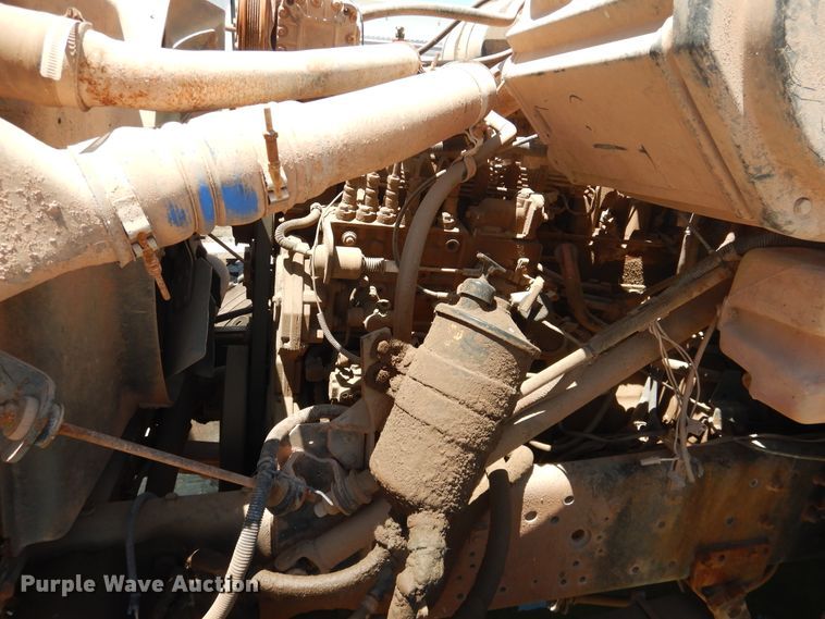 image for item DL0375 1997 International 2554  roll-off container truck