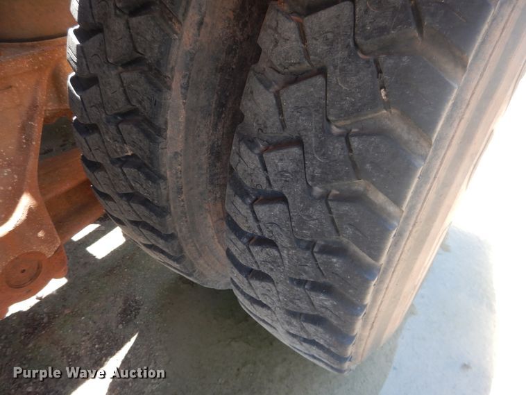 image for item DL0375 1997 International 2554  roll-off container truck