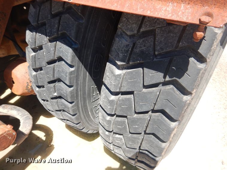 image for item DL0375 1997 International 2554  roll-off container truck