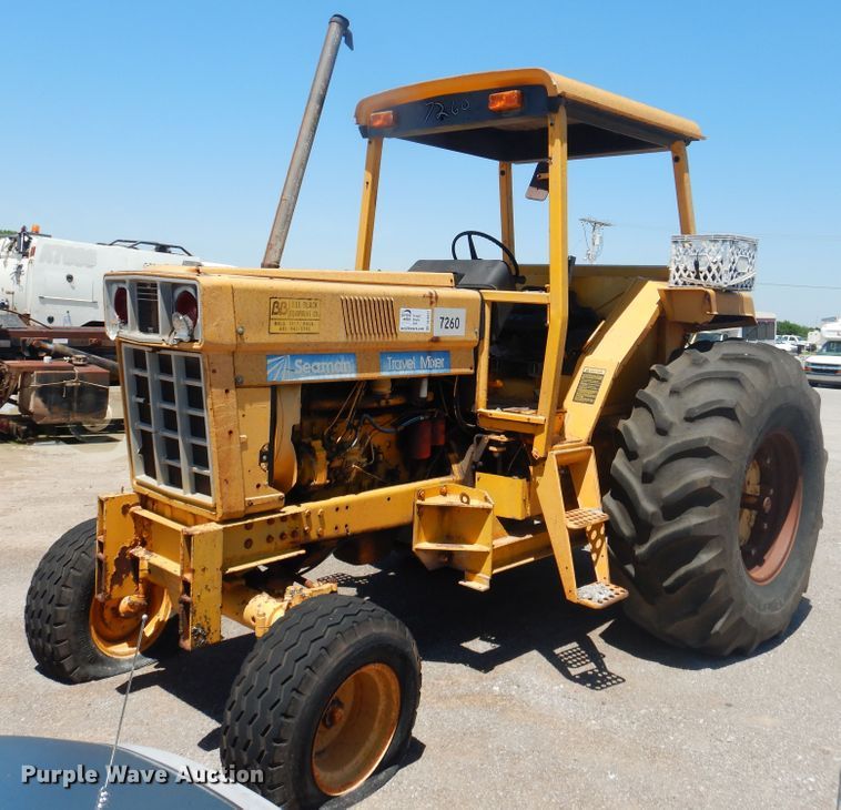 image for item DL0377 International 684  tractor