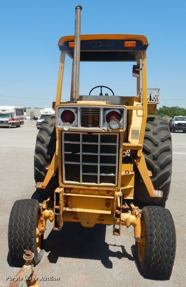 image for item DL0377 International 684  tractor