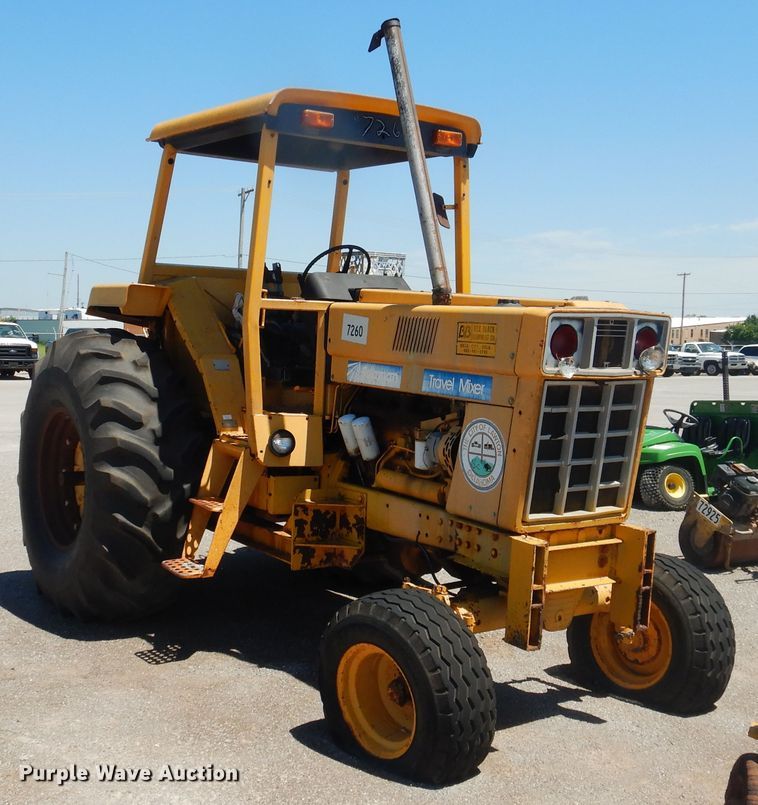 image for item DL0377 International 684  tractor