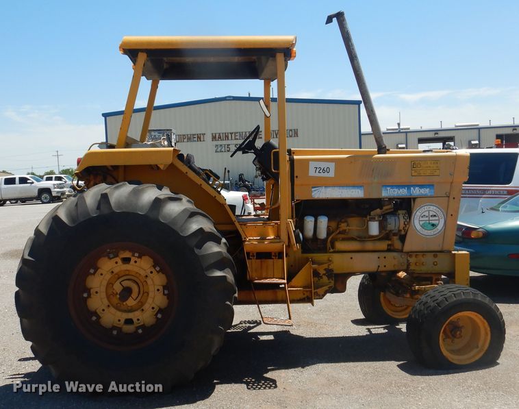 image for item DL0377 International 684  tractor