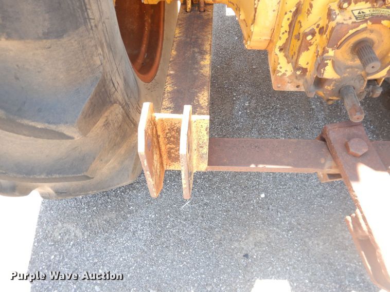 image for item DL0377 International 684  tractor