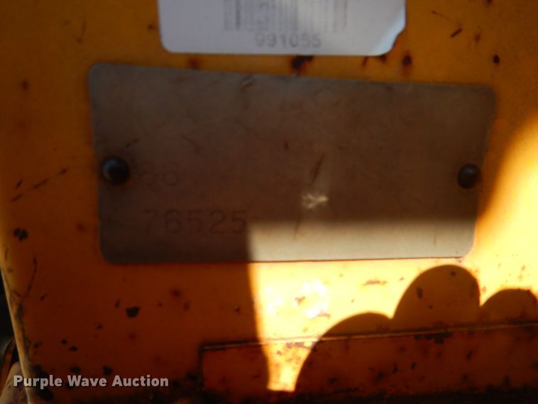 image for item DL0377 International 684  tractor