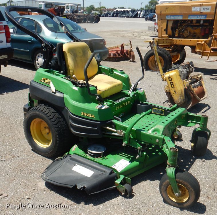 image for item DL0381 2010 John Deere Z925A  ZTR lawn mower