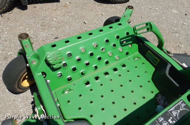 image for item DL0381 2010 John Deere Z925A  ZTR lawn mower