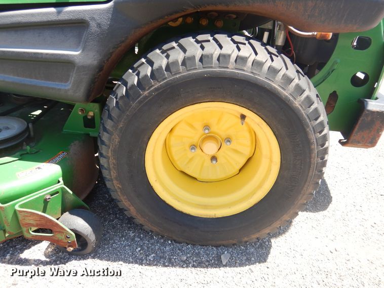 image for item DL0381 2010 John Deere Z925A  ZTR lawn mower