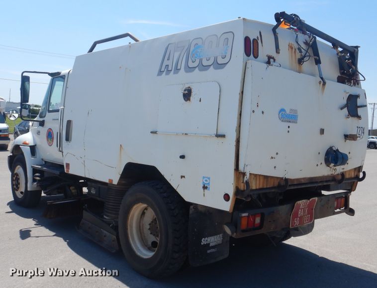 image for item DL0385 2007 International 4300  street sweeper truck