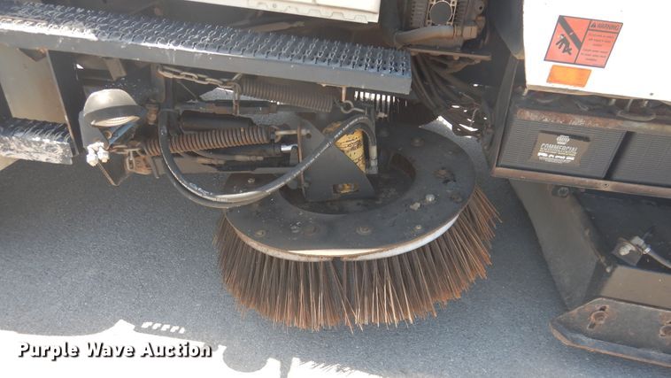 image for item DL0385 2007 International 4300  street sweeper truck