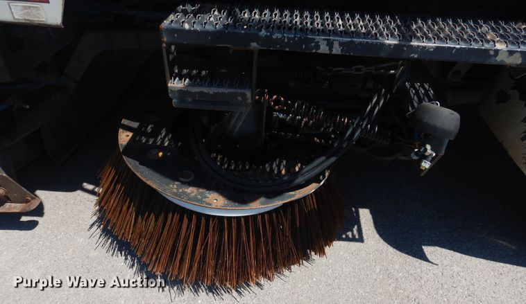 image for item DL0385 2007 International 4300  street sweeper truck