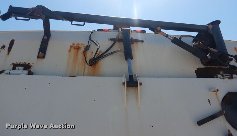 image for item DL0385 2007 International 4300  street sweeper truck