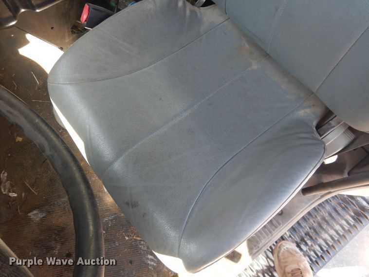 image for item DL0385 2007 International 4300  street sweeper truck