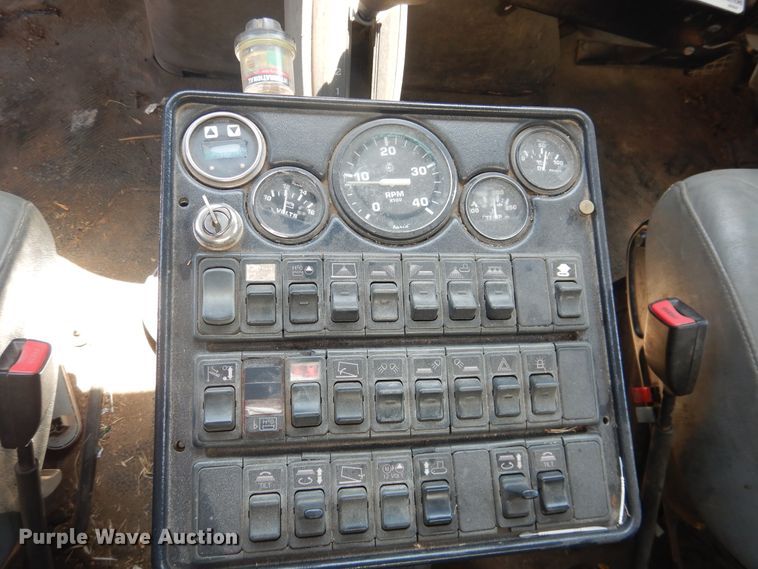 image for item DL0385 2007 International 4300  street sweeper truck