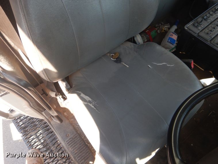 image for item DL0385 2007 International 4300  street sweeper truck