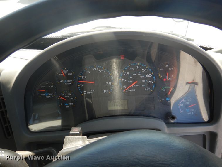 image for item DL0385 2007 International 4300  street sweeper truck