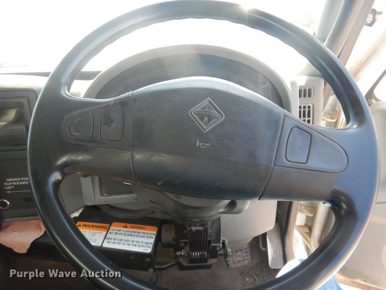 image for item DL0385 2007 International 4300  street sweeper truck