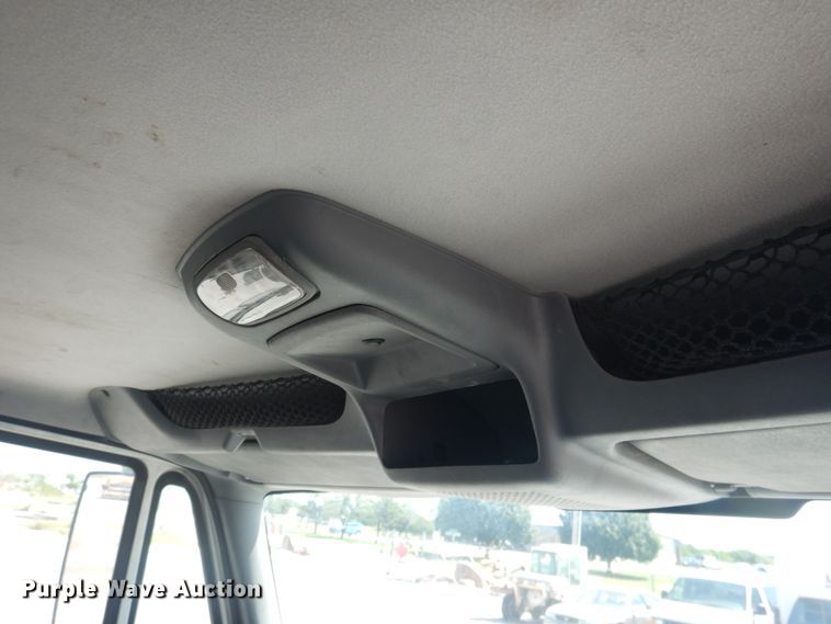 image for item DL0385 2007 International 4300  street sweeper truck