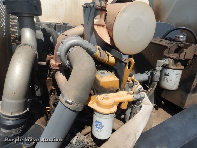 image for item DL0385 2007 International 4300  street sweeper truck