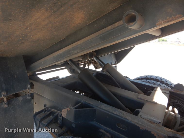 image for item DL0385 2007 International 4300  street sweeper truck