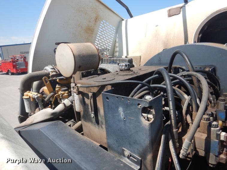 image for item DL0385 2007 International 4300  street sweeper truck