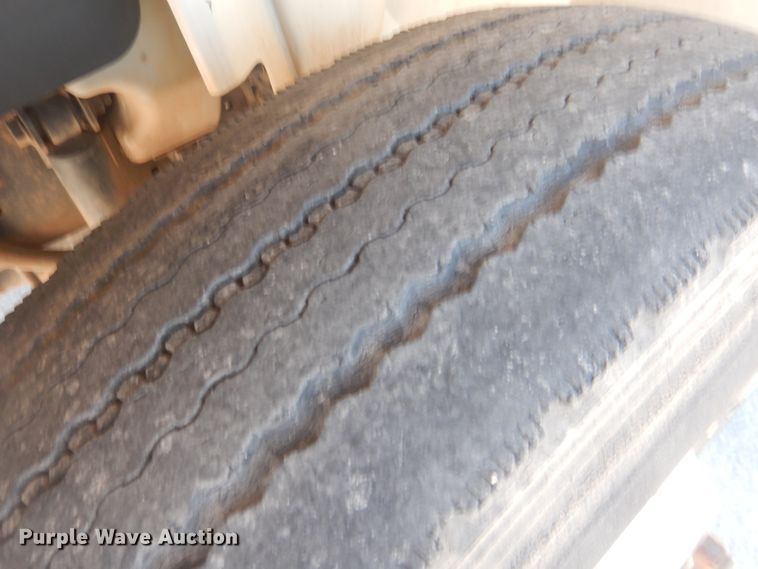 image for item DL0385 2007 International 4300  street sweeper truck