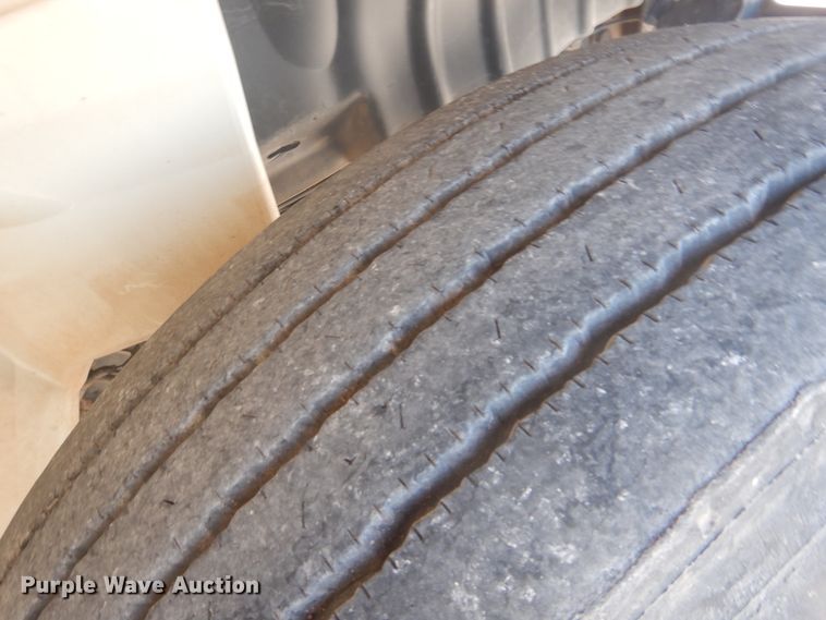 image for item DL0385 2007 International 4300  street sweeper truck