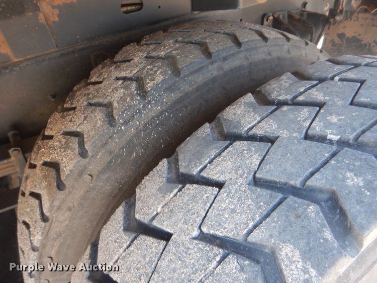 image for item DL0385 2007 International 4300  street sweeper truck