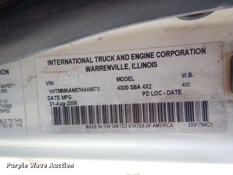 image for item DL0385 2007 International 4300  street sweeper truck