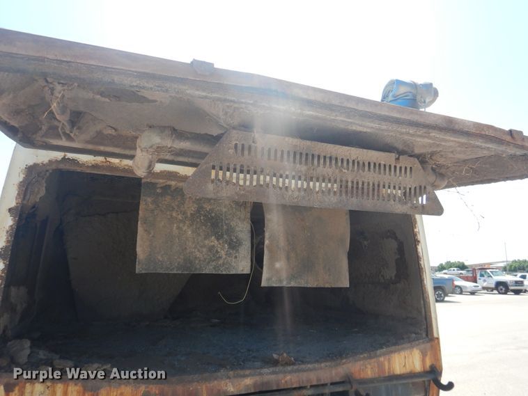 image for item DL0385 2007 International 4300  street sweeper truck