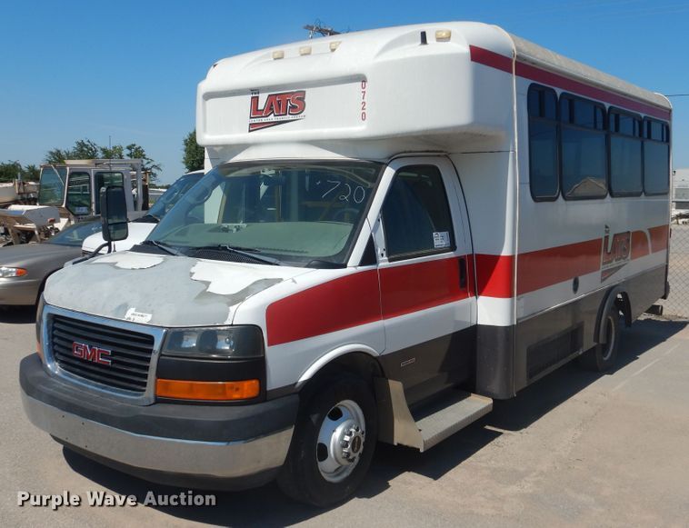 image for item DL0387 2007 GMC Savana G3500  shuttle bus