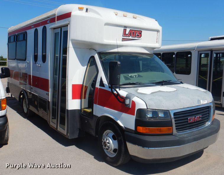 image for item DL0387 2007 GMC Savana G3500  shuttle bus