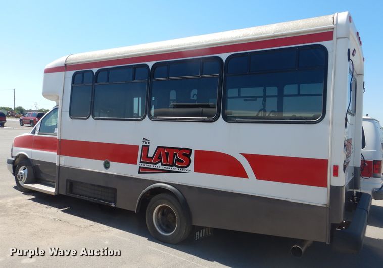 image for item DL0387 2007 GMC Savana G3500  shuttle bus