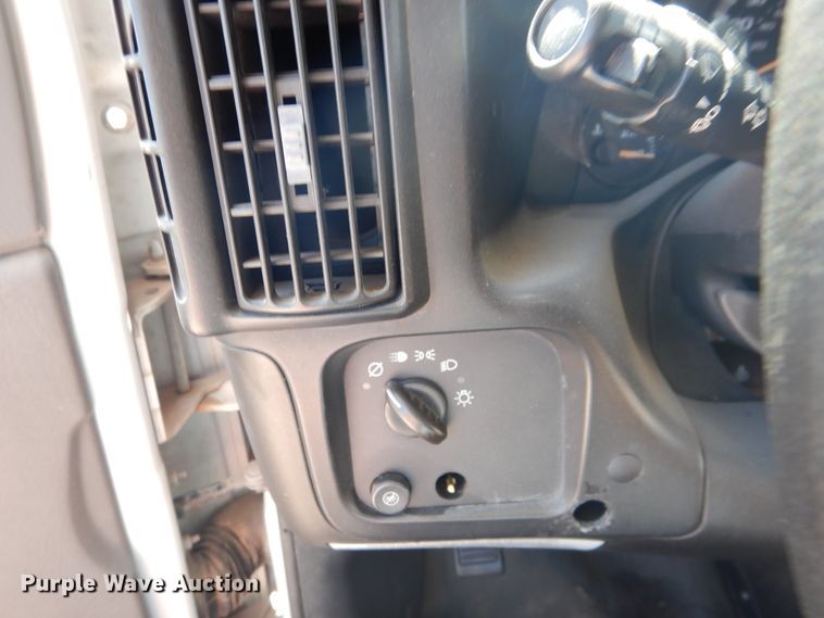 image for item DL0387 2007 GMC Savana G3500  shuttle bus