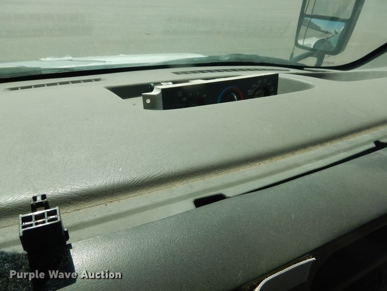 image for item DL0387 2007 GMC Savana G3500  shuttle bus