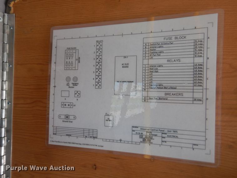 image for item DL0387 2007 GMC Savana G3500  shuttle bus