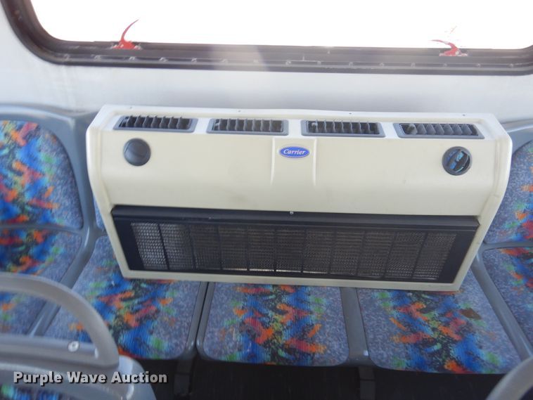 image for item DL0387 2007 GMC Savana G3500  shuttle bus