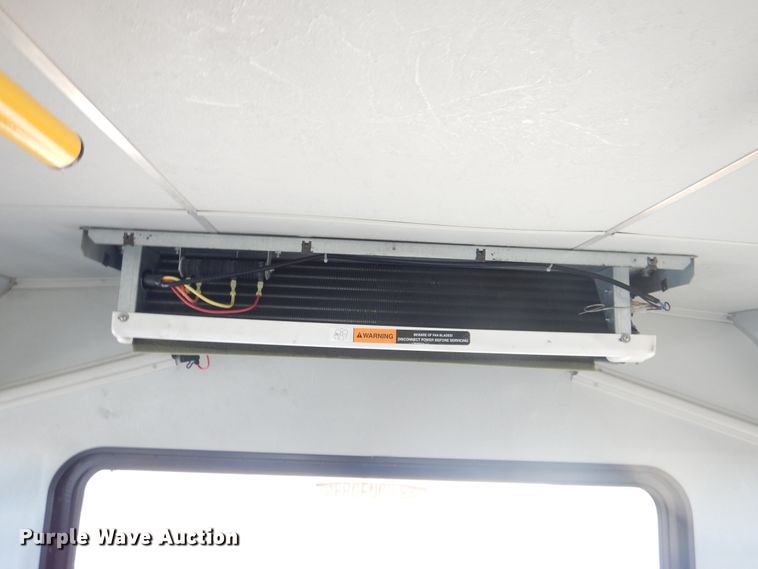 image for item DL0387 2007 GMC Savana G3500  shuttle bus