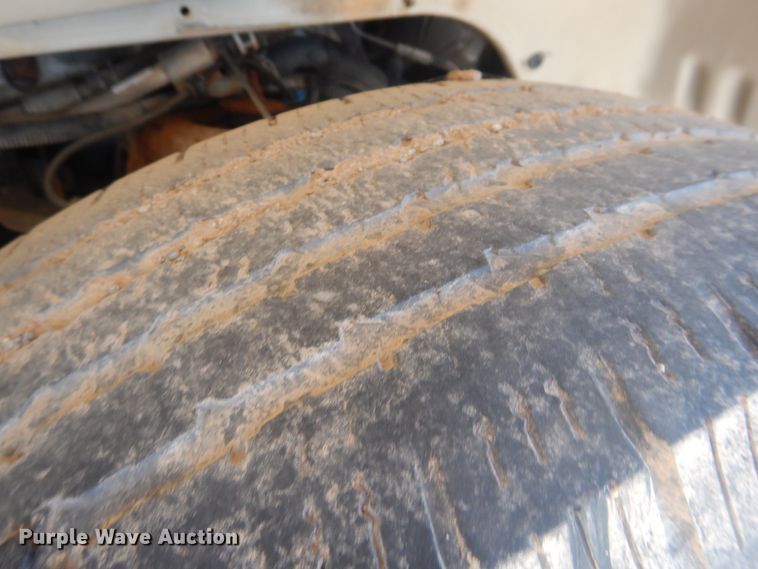 image for item DL0387 2007 GMC Savana G3500  shuttle bus